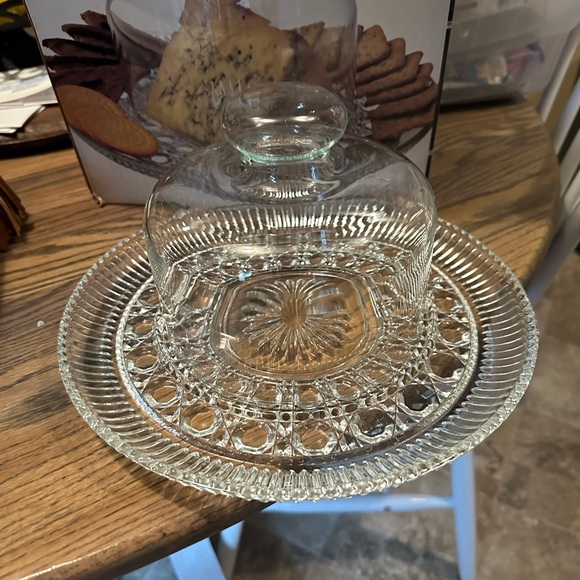 Presentation crystal cheese plate and dome - Picture 2 of 3